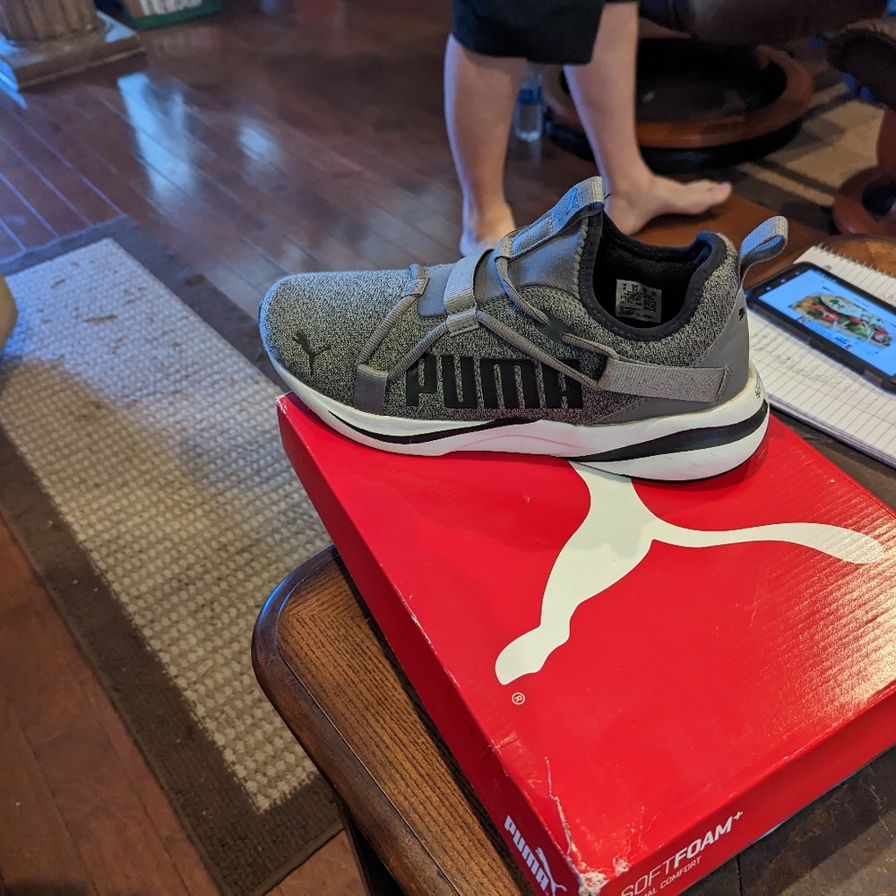Puma tennis shoes